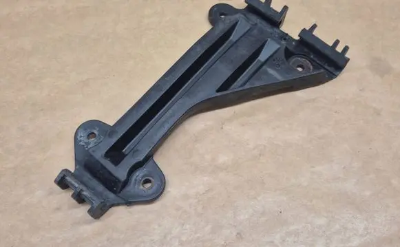 Audi A6 S6 C4 4A Front bumper mounting bracket 4A0807283