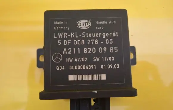 Mercedes-Benz E W211 Light module LCM A2118200985