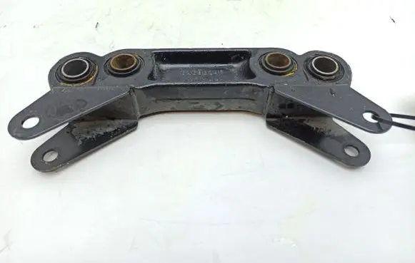 Jaguar XJ X300 Rear differential/diff mount bracket CAC9034F LZYJS17