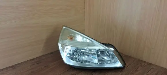 Renault Espace IV Headlight/headlamp 8200394704 7701064399