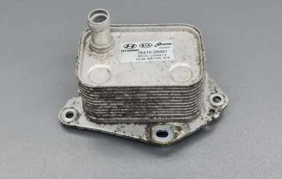 Engine oil radiator