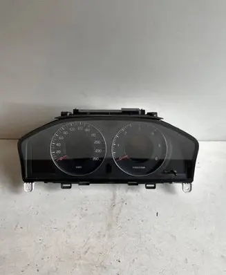 Volvo V70 Speedometer (instrument cluster) 31254535AA