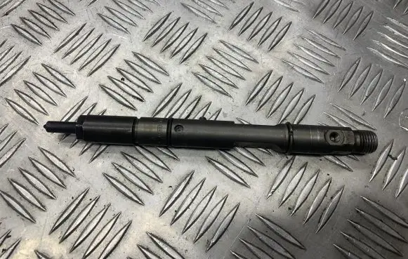 Audi A6 S6 C5 4B Fuel injector 059130201B