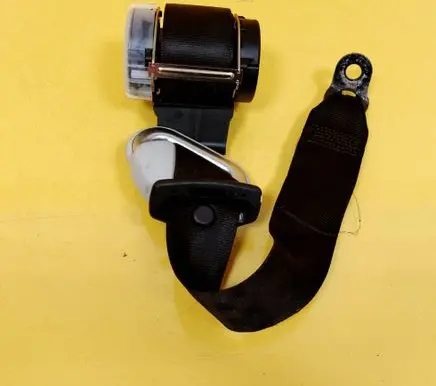 Volkswagen Golf IV Rear seatbelt 560797900
