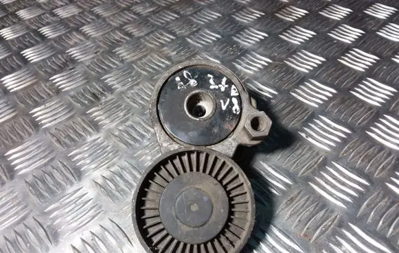 Audi A8 S8 D2 4D Generator/alternator belt tensioner 077903133E