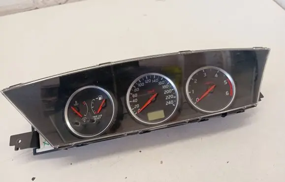 Nissan Primera Speedometer (instrument cluster) AV600