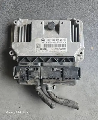 Volkswagen Golf Plus Engine control unit/module 03C906022AT 03C906022J 0261S04405