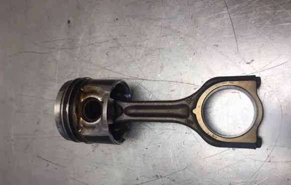 Peugeot Partner Piston with connecting rod BH02