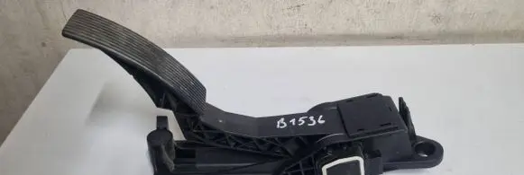 Mercedes-Benz GL X164 Accelerator throttle pedal A1643000504 270709 ZGS001