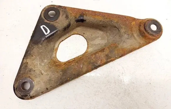 Opel Astra H Engine mounting bracket