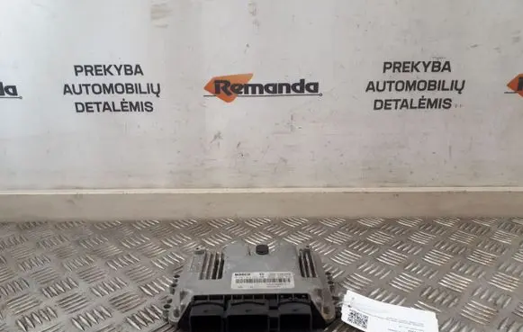 Opel Vivaro Engine control unit/module 0281011531