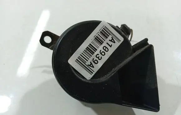 Volkswagen Polo IV 9N3 Horn signal