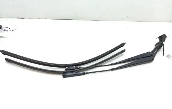 Ford Mondeo MK V Front wiper blade arm W000050177