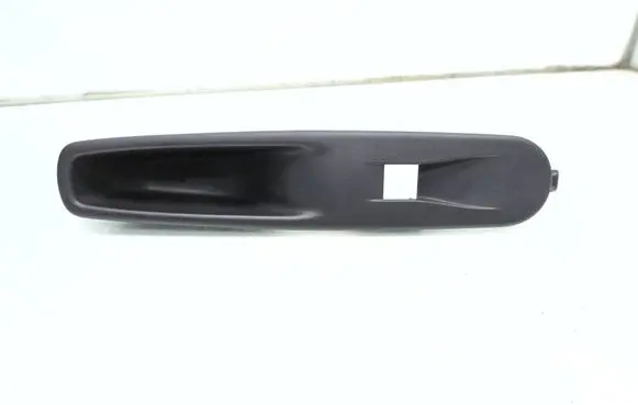 Renault Zoe Front door window switch trim 829506827R
