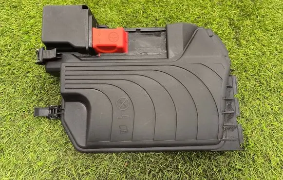 Mercedes-Benz B W246 W242 Fuse box cover A2465400182