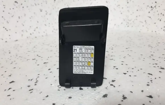 Subaru Outback Fuse box cover 66135AG03BJC 66135AG03CJC