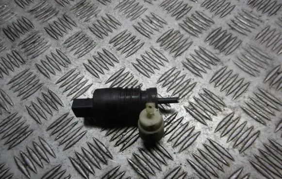 Mitsubishi Colt Windscreen/windshield washer pump