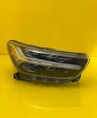 Volvo XC40 Headlight/headlamp 31655640