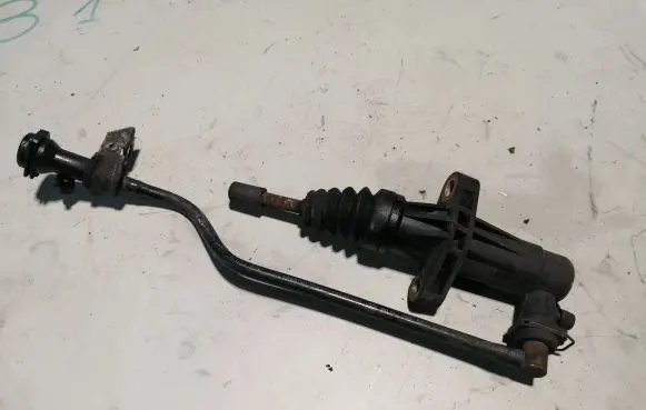 Clutch slave cylinder