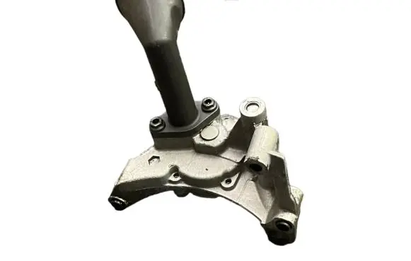 Volkswagen Golf V Oil pump 038115105C