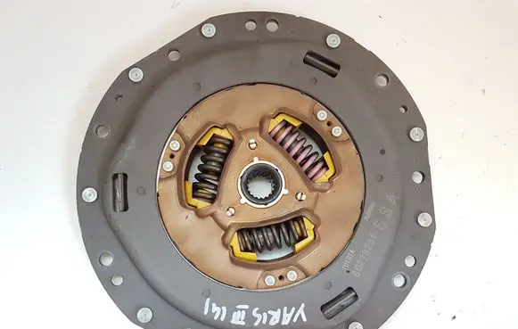 Toyota Yaris Clutch pressure plate 3127052010