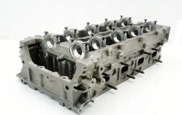 Mercedes-Benz Vito Viano W639 Engine head R6510160201