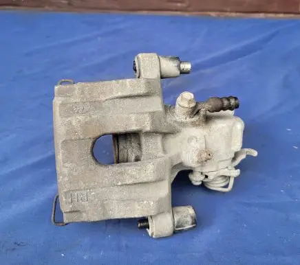 Nissan Primera Front brake caliper
