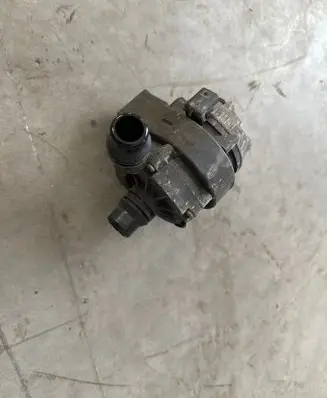 BMW 5 G30 G31 Electric auxiliary coolant/water pump 8638238