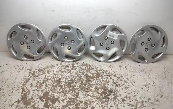Acura CL II R13 wheel hub/cap/trim 