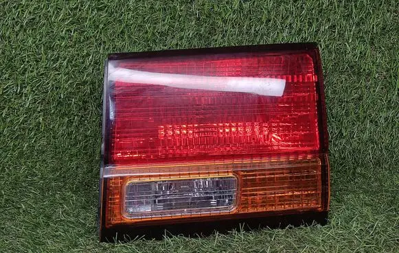 Nissan Elgrand Tailgate rear/tail lights