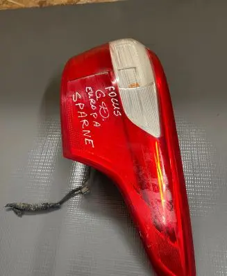 Ford Focus Rear/tail lights R15102 BM5113404HE