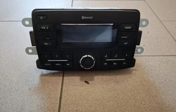 Dacia Dokker Radio/CD/DVD/GPS head unit 281154759R 269779 281154779R