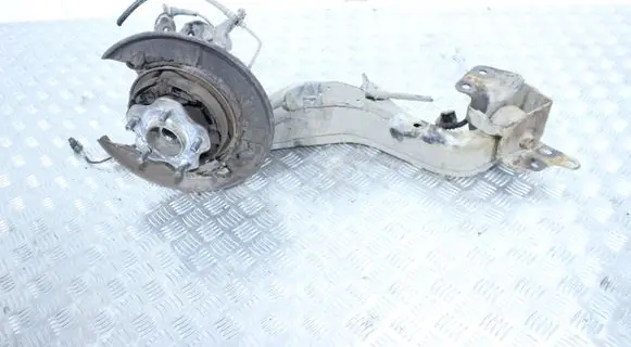 Rear wheel hub spindle/knuckle