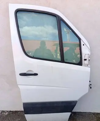 Mercedes-Benz Sprinter W906 Front door