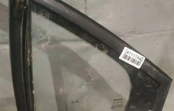 Nissan Primera Rear vent window glass AS2