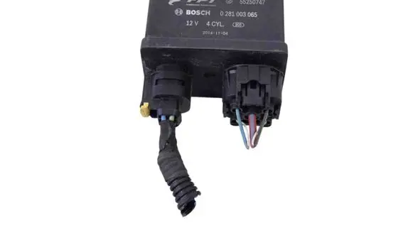 Opel Combo D Glow plug pre-heat relay 0281003065 55250747