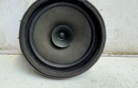 Mitsubishi Outlander Front door speaker 8720A166