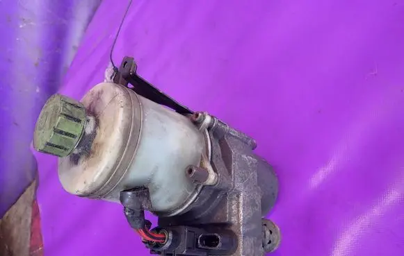 Skoda Fabia Mk1 (6Y) Power steering pump 6Q0423155AA
