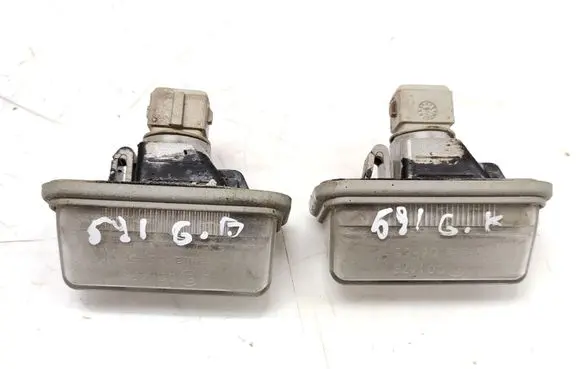 Toyota Avensis T250 Number plate light 001479