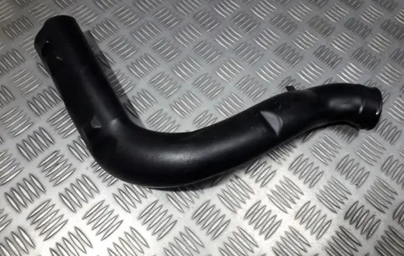 Volvo XC70 Air intake hose/pipe 30648760