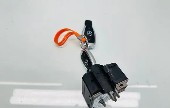 Mercedes-Benz B W246 W242 Ignition lock A2469059900 06278634 1002680301