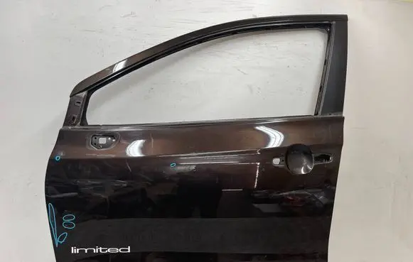 Suzuki SX4 S-Cross Front door