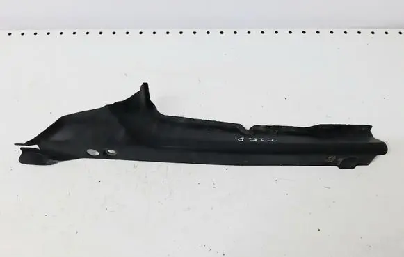 Fender trim (molding)