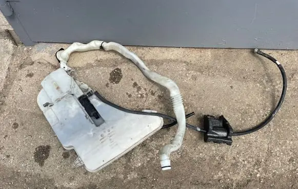 BMW 5 F10 F11 Windshield washer fluid reservoir/tank 7178745