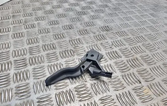 Opel Astra H Engine bonnet (hood) release handle 218186591
