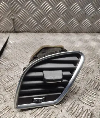 Audi A5 8T 8F Dashboard side air vent grill/cover trim 8t2820901