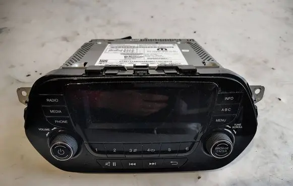 Radio/CD/DVD/GPS head unit