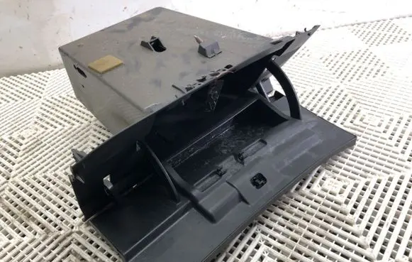 Nissan Qashqai Glove box set 
