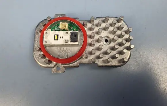 BMW X3 F25 LED ballast control module 1305715084 63117263051 63117240799