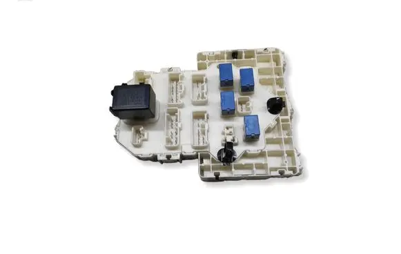 Suzuki SX4 Fuse module 3677055L02 B55L0 LOT3621